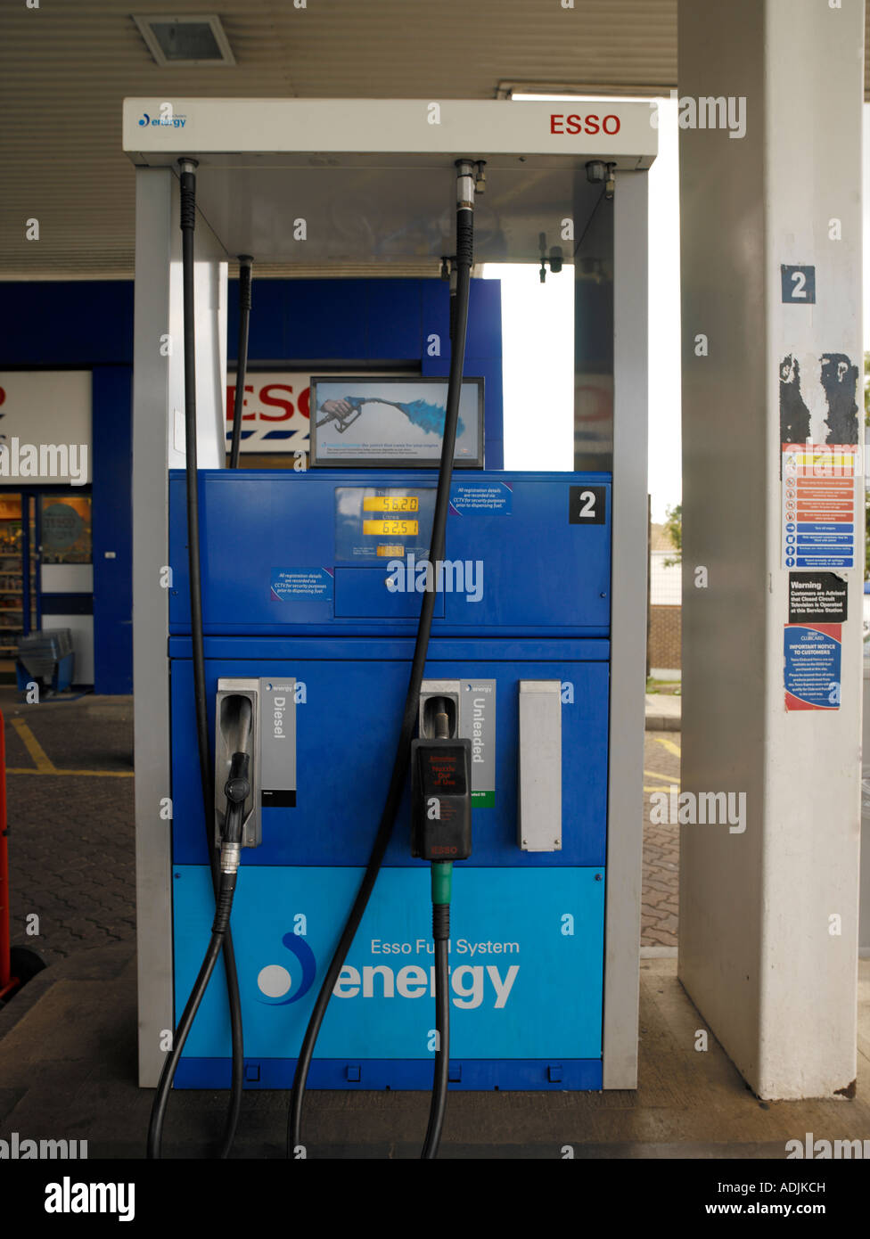 Esso-Tankstelle in England Stockfotografie - Alamy