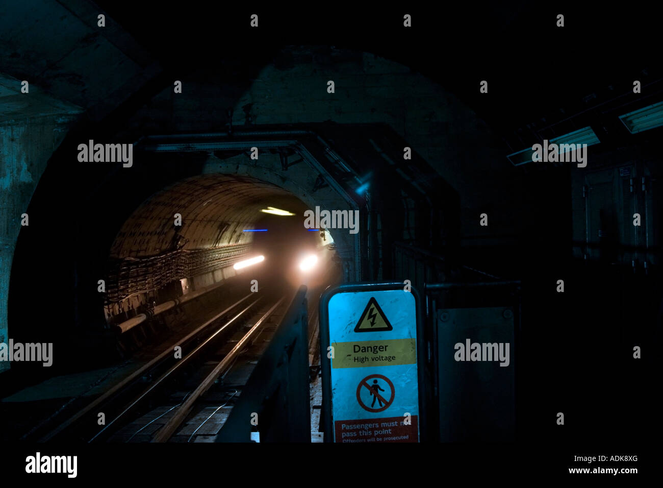 Jubilee Line Ansätze Westminster unterirdischen Bahnhof - London Stockfoto