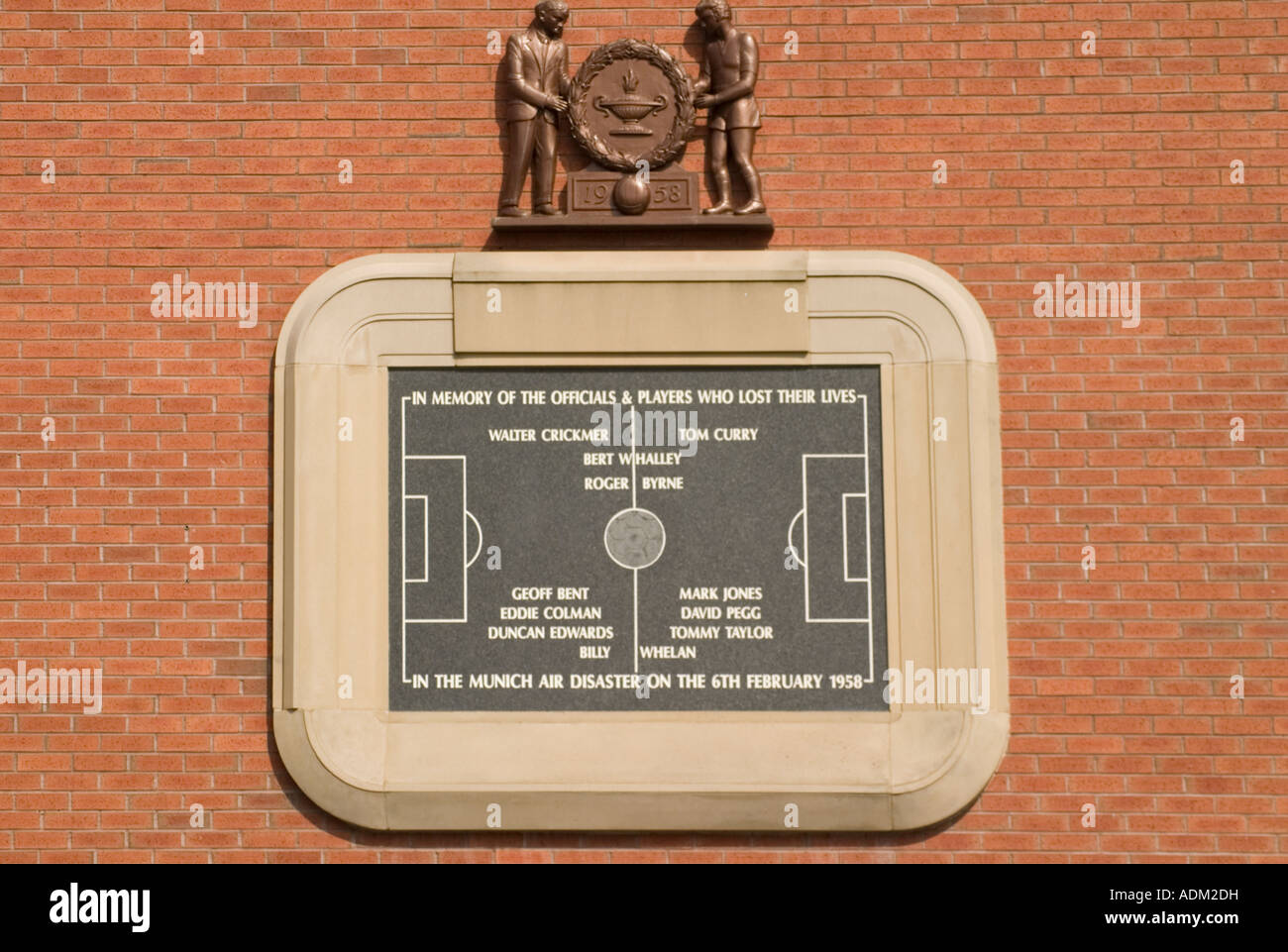 Denkmal für die Verstorbenen in der Münchener Flugzeugkatastrophe am Old Trafford Football Boden nach Hause von Manchester United Stockfoto