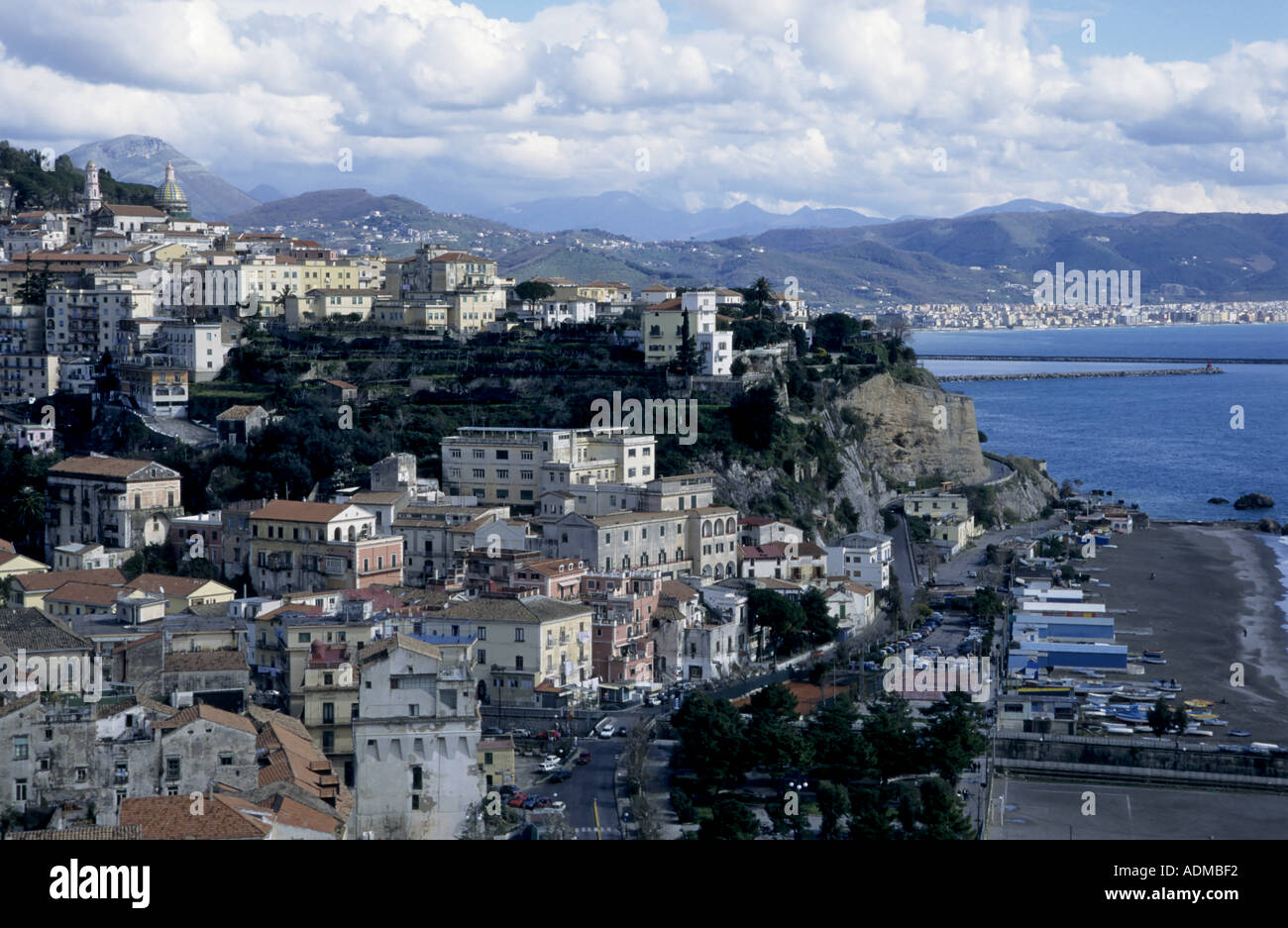 Küste von Amalfi - Küste Dorf von Minori, Salerno, Kampanien, Italien - mit Blick auf das Tyrrhenische Meer Stockfoto