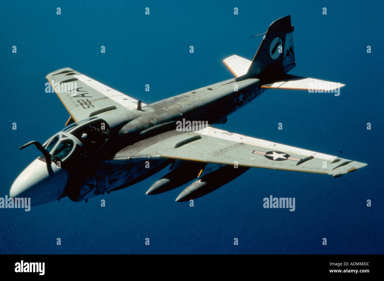 KA - 6D Eindringling im Flug Stockfoto