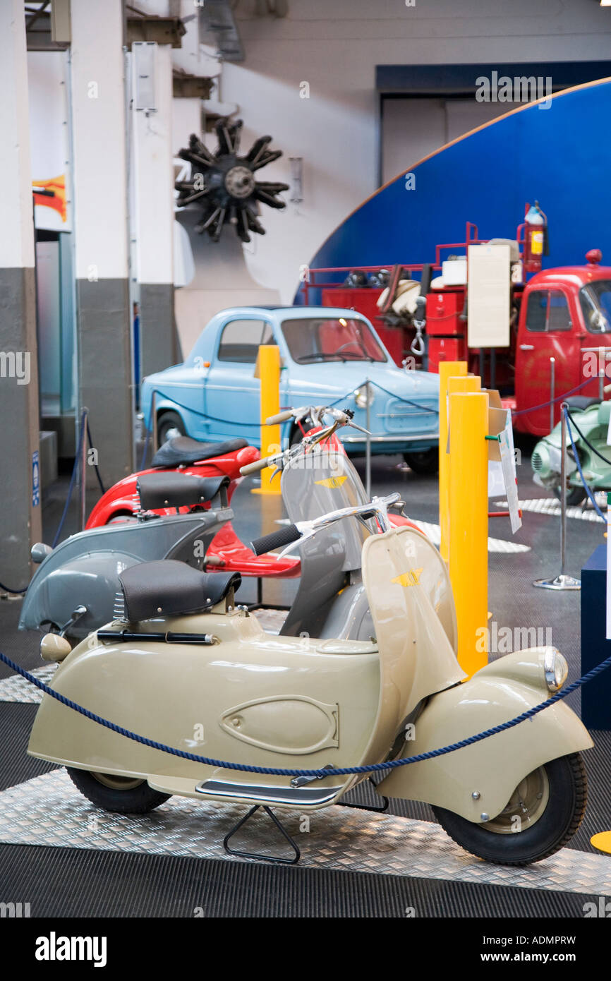 MP5 Paperino ca. 1945 bei Piaggio Museum Pontedera Toskana Italien  Stockfotografie - Alamy