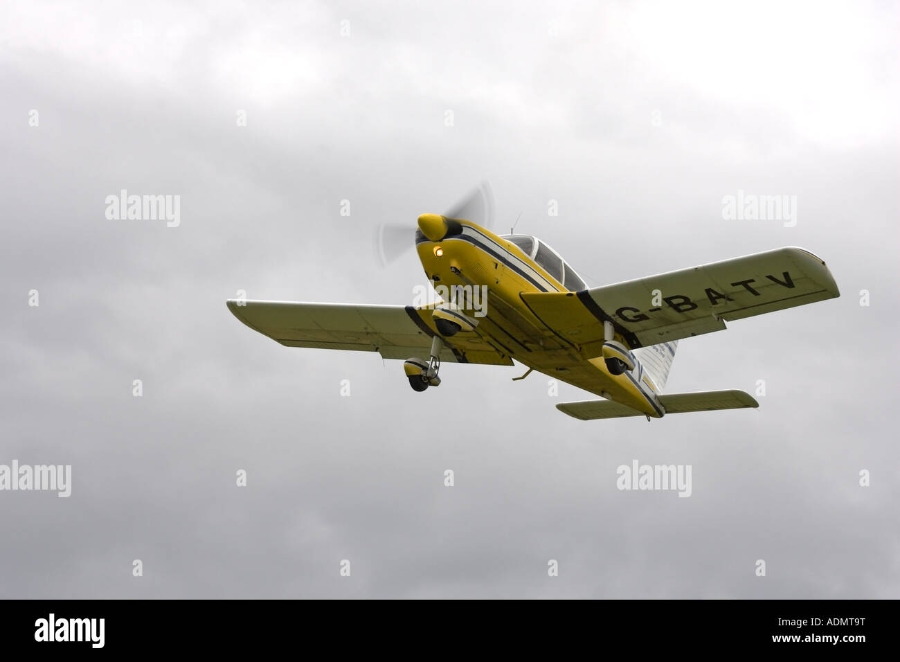 Piper PA-28-180 Cherokee G-BATV Massenermittlung aus Breighton Flugplatz West Yorkshire Stockfoto