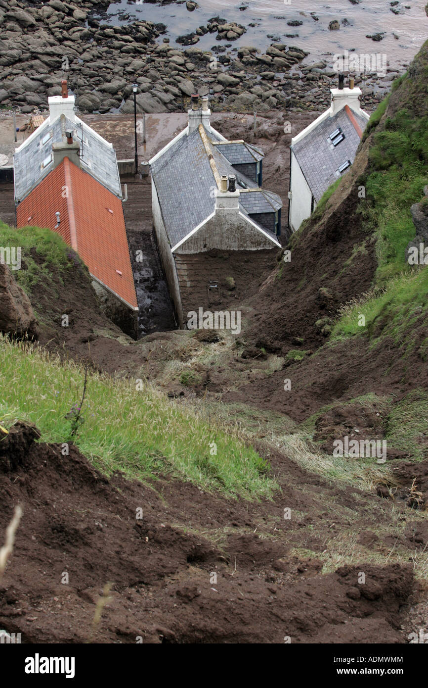 Schlammlawine, die das Dorf von Pennan, Aberdeenshire, Schottland, UK, nach sintflutartigen Regen im August 2007 getroffen Stockfoto
