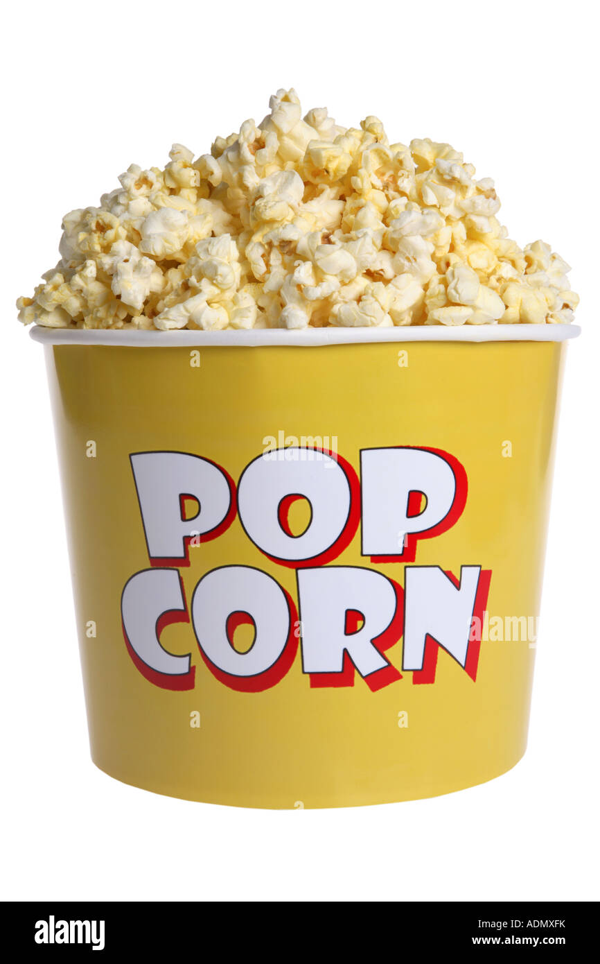 Wanne mit Popcorn ausgeschnitten auf weißem Hintergrund Stockfoto