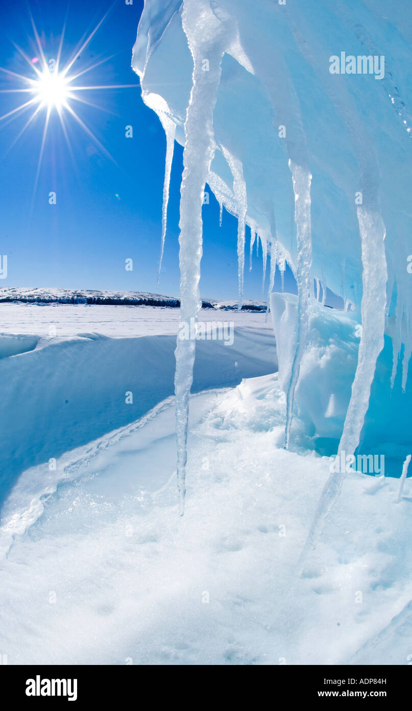 Arktischen Ozean Schmelzwasser im Frühjahr in Lancaster Sound-Nord-West-Passage Nunavut tief ist blaue Eis in der Regel glazialen Ursprungs Stockfoto
