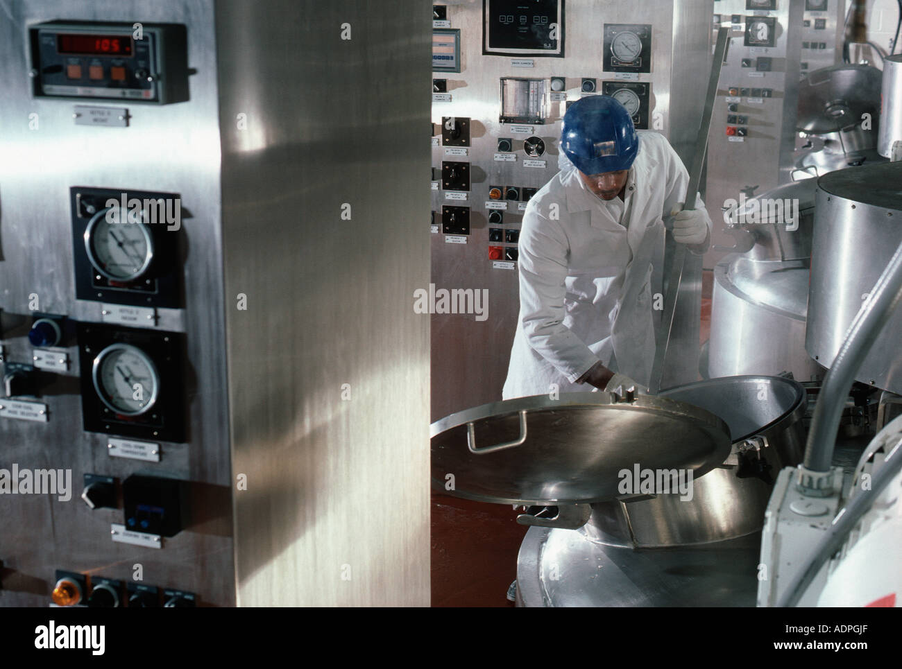 Kommerzielle Vorbereitung von Tiefkühlkost OSHA Stockfoto