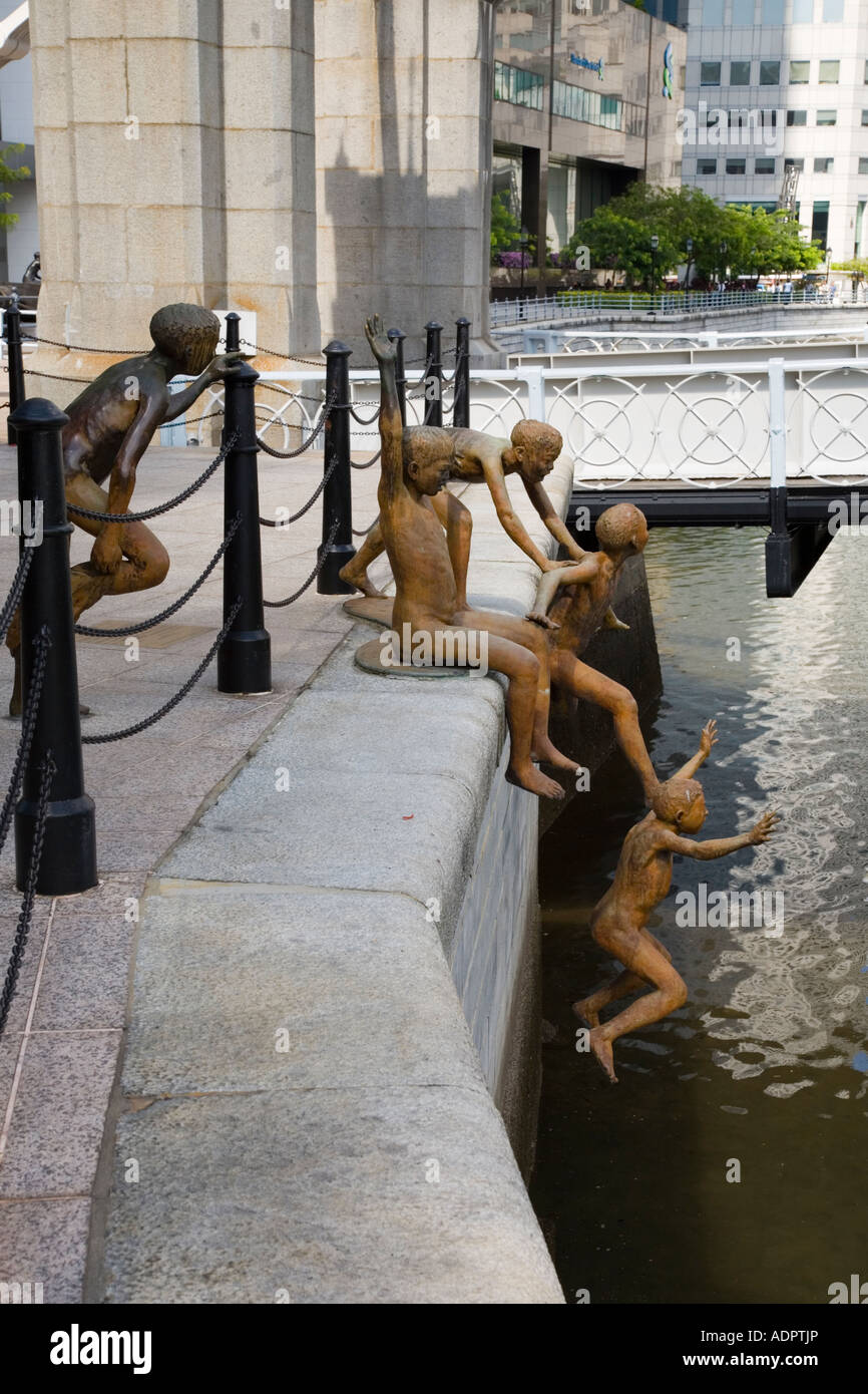 Generation Bronze Skulptur von Chong Fah Cheong am Flussufer Boat Quay Schutzgebiet durch Cavenagh Brücke Singapur Asien Stockfoto