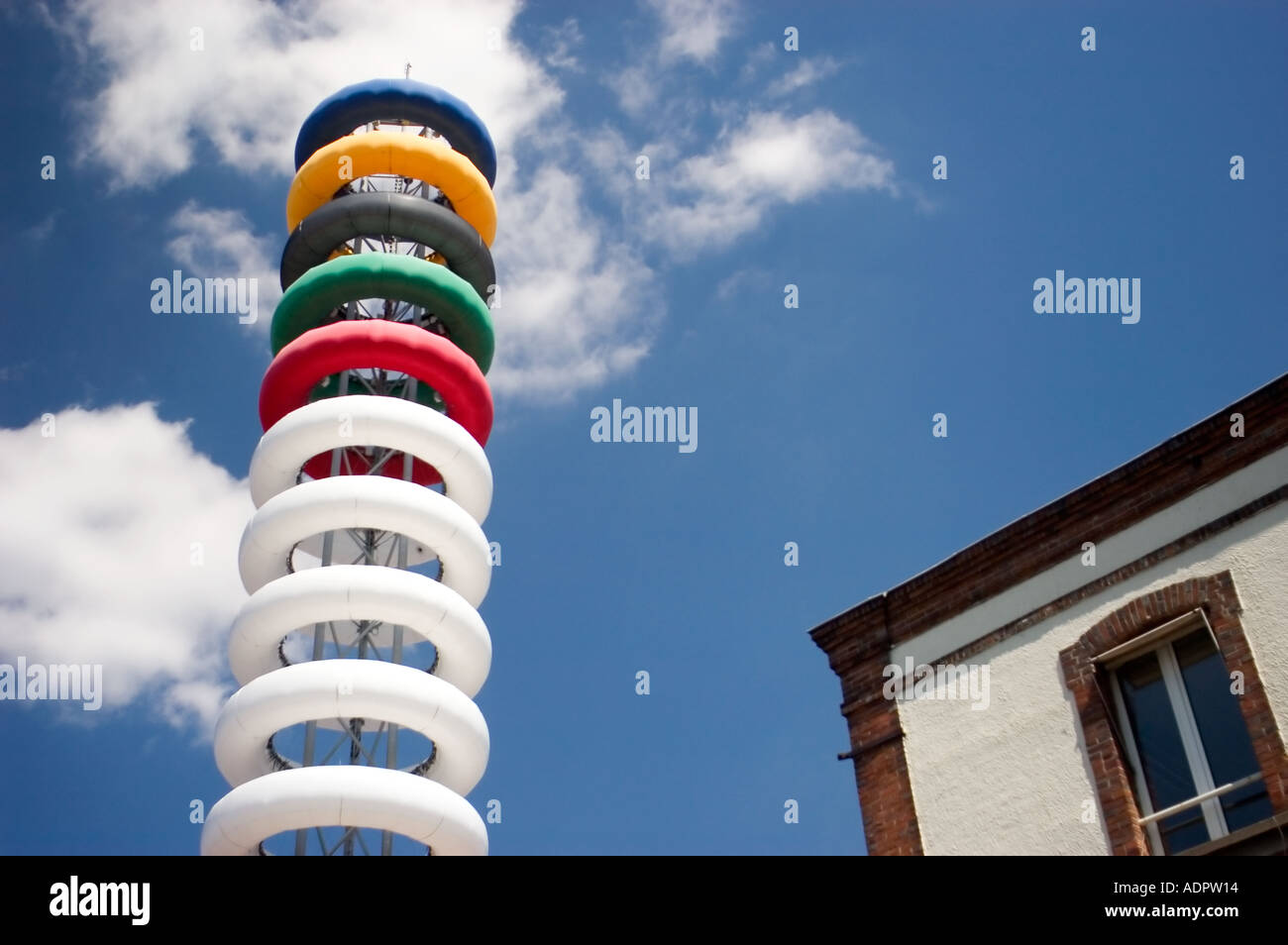 Paris Frankreich, städtische bunte moderne Skulptur Detail Sky Stockfoto