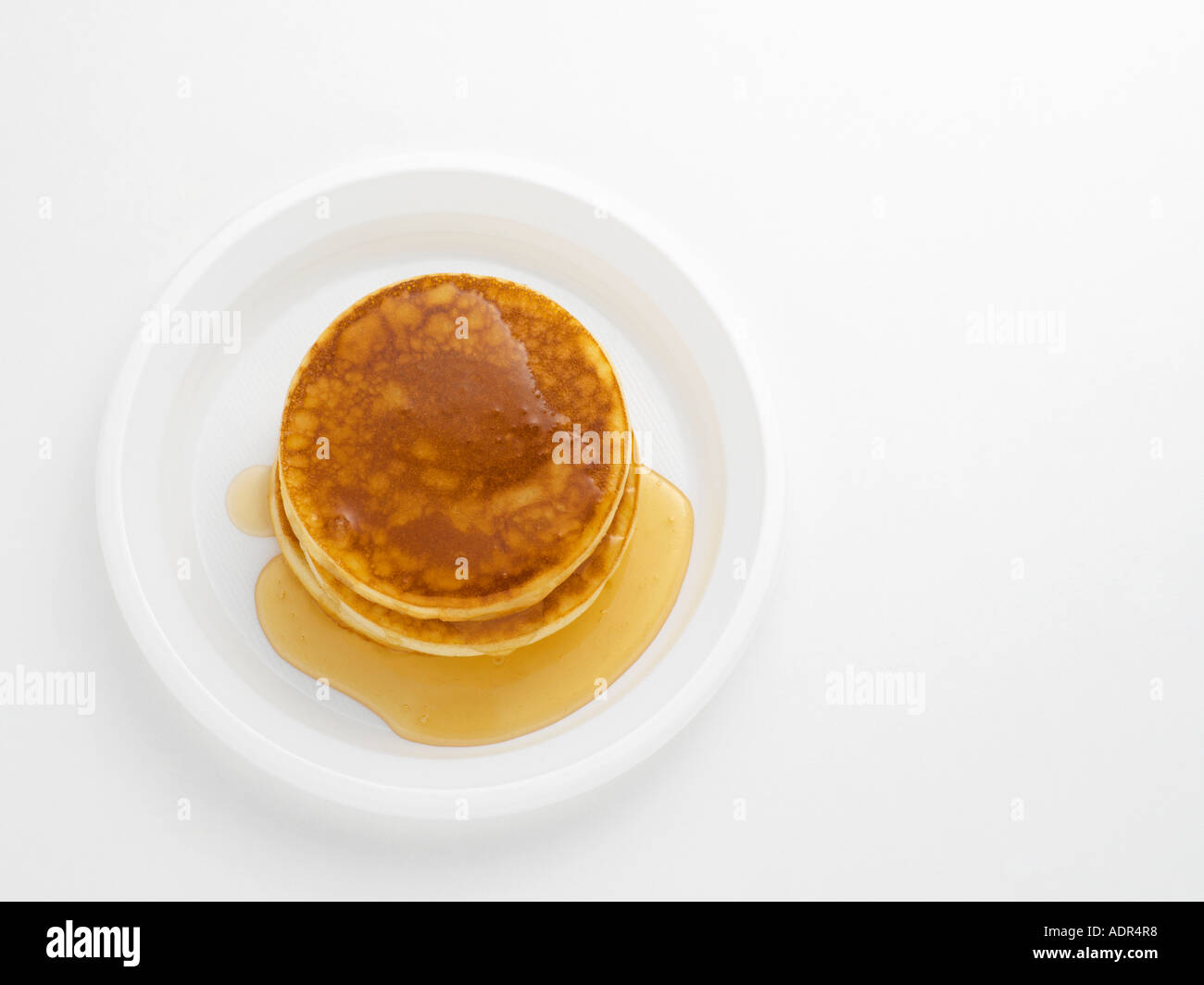 Pfannkuchen mit Ahornsirup Stockfoto