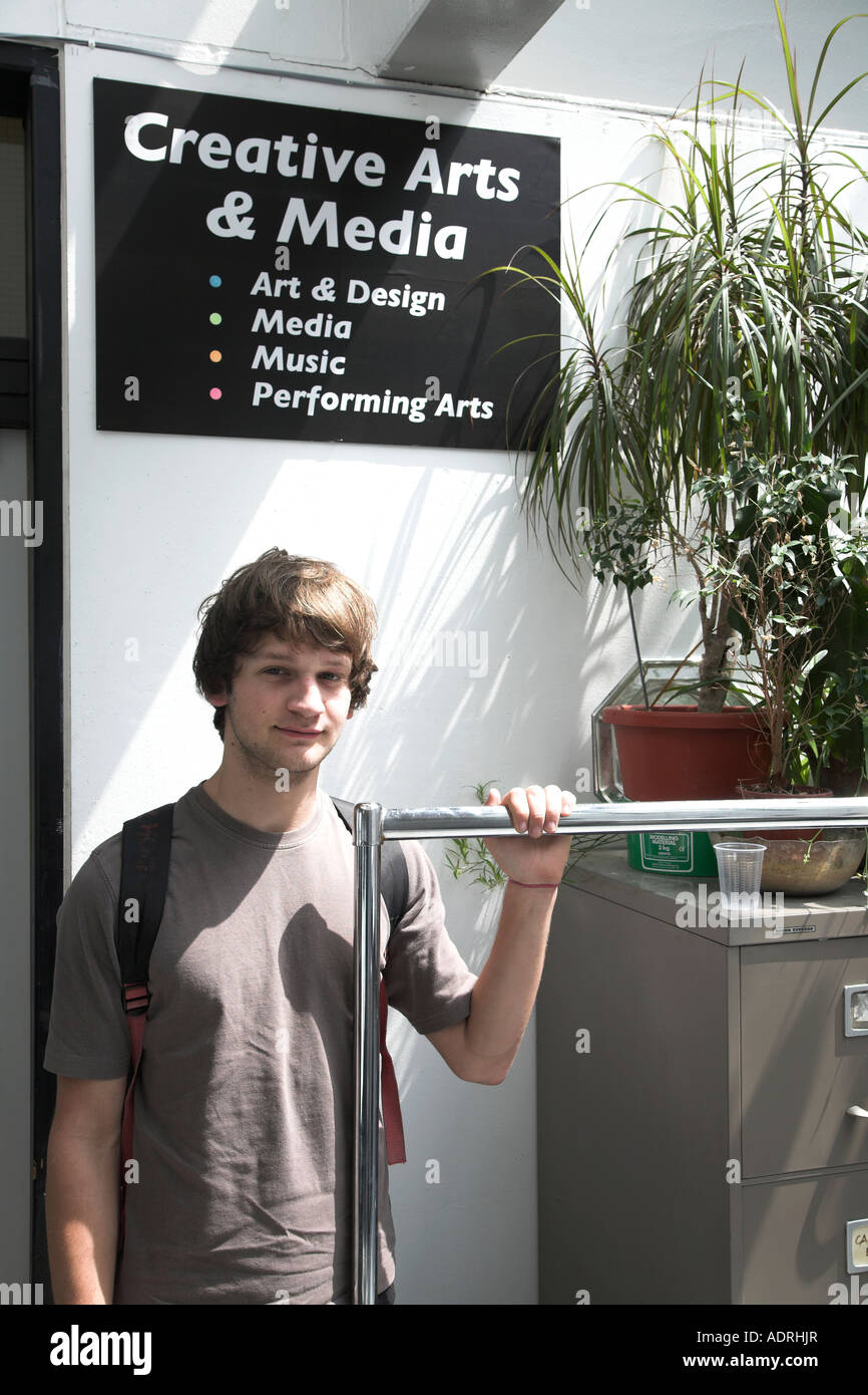 Kreative Kunst und Medien melden bei Jugendlichen männlichen Studenten in Suffolk college Stockfoto