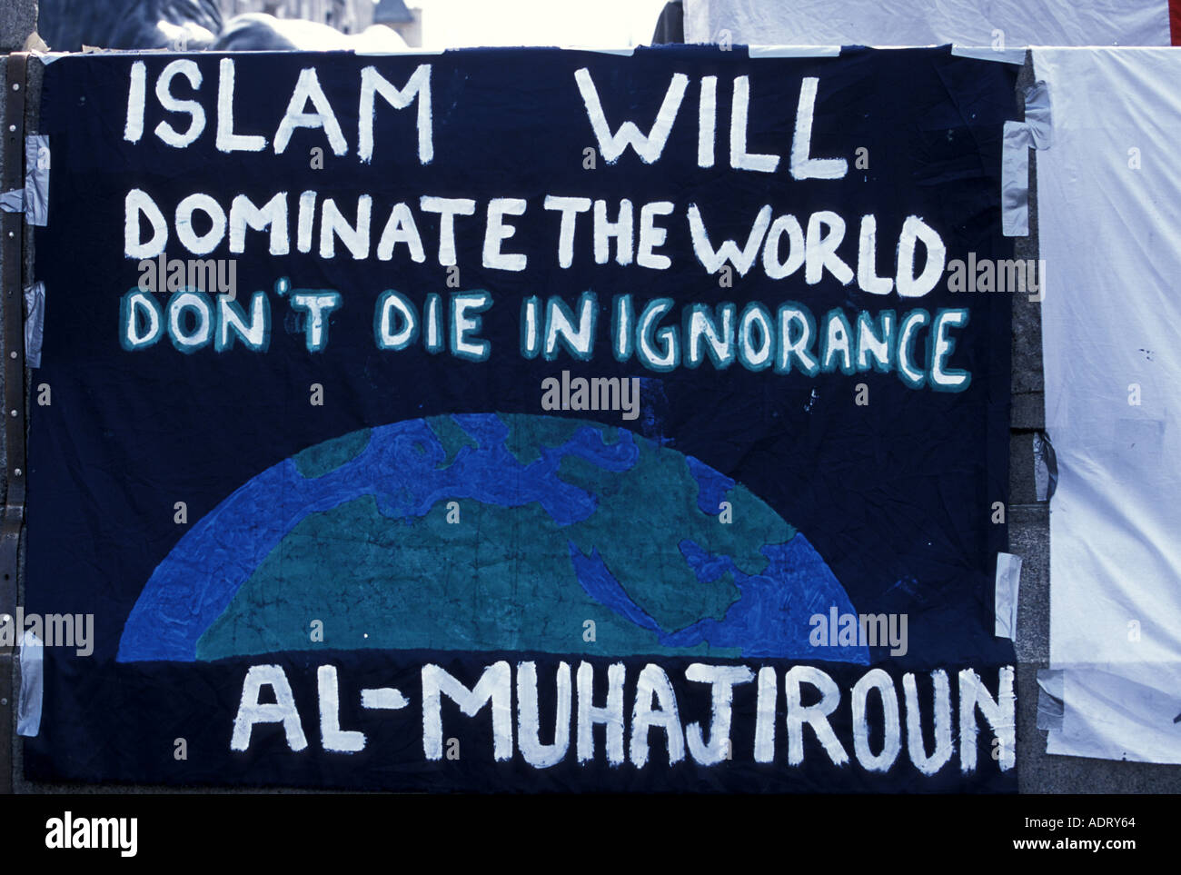 Schild mit der extremen Ansicht der Al Muhajiroun Party Trafalgar Square Demonstration, London Stockfoto