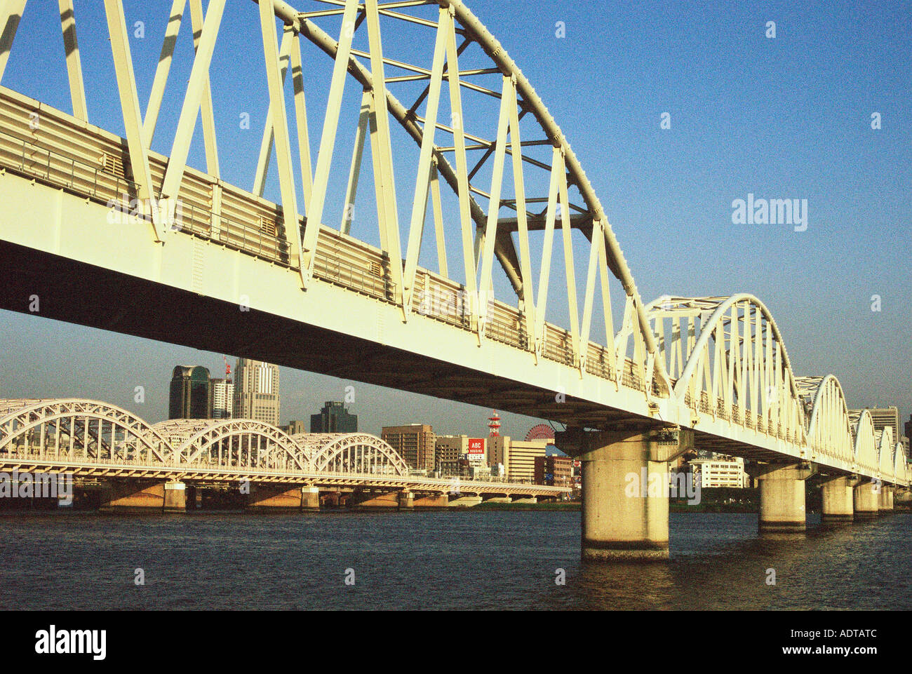 Brücke über den Fluss Yodo Umeda Osaka Japan Stockfoto