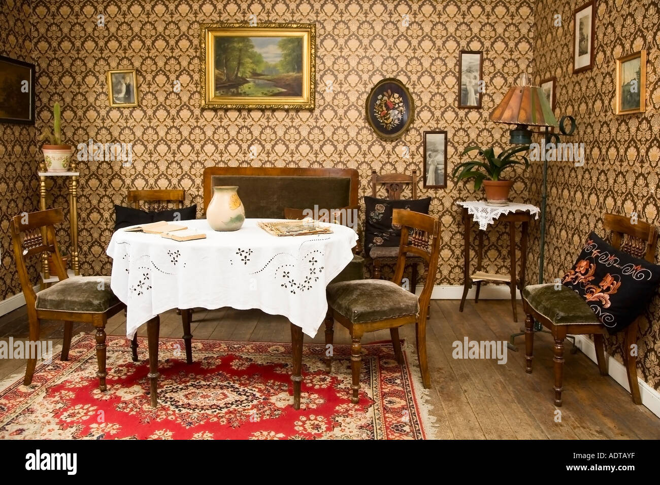 Alte Wohnzimmer Interieur aus Jahres 1920 Stockfoto