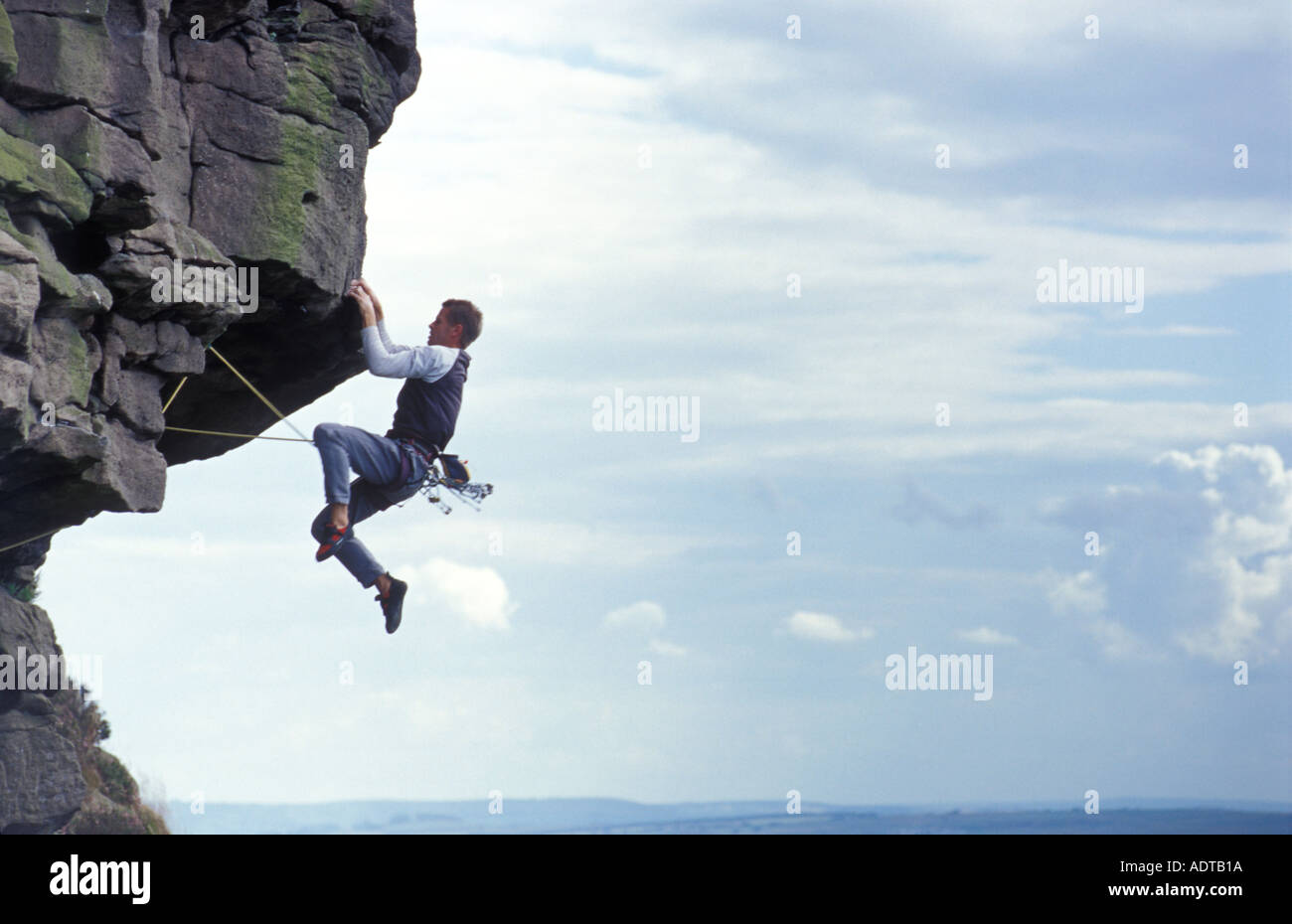 John Arran auf Sforzando E4 6a Dovestone Tor Peak District UK Stockfoto
