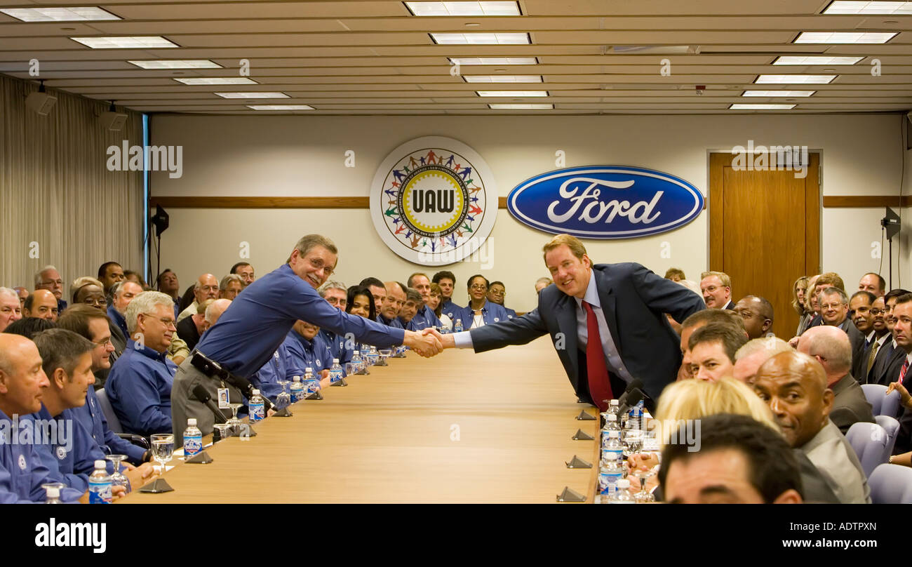 UAW und Ford beginnen die Vertragsverhandlungen Stockfoto