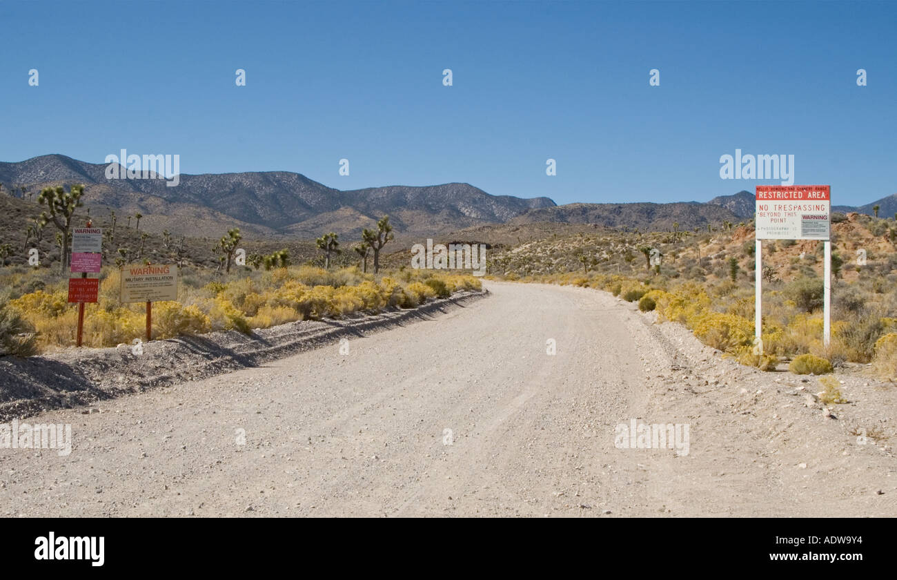Nevada Extraterrestrial Highway Groom Lake Road Eingang Nellis Bombing und Gunnery Range Area 51 Nr. überzutreten melden Stockfoto