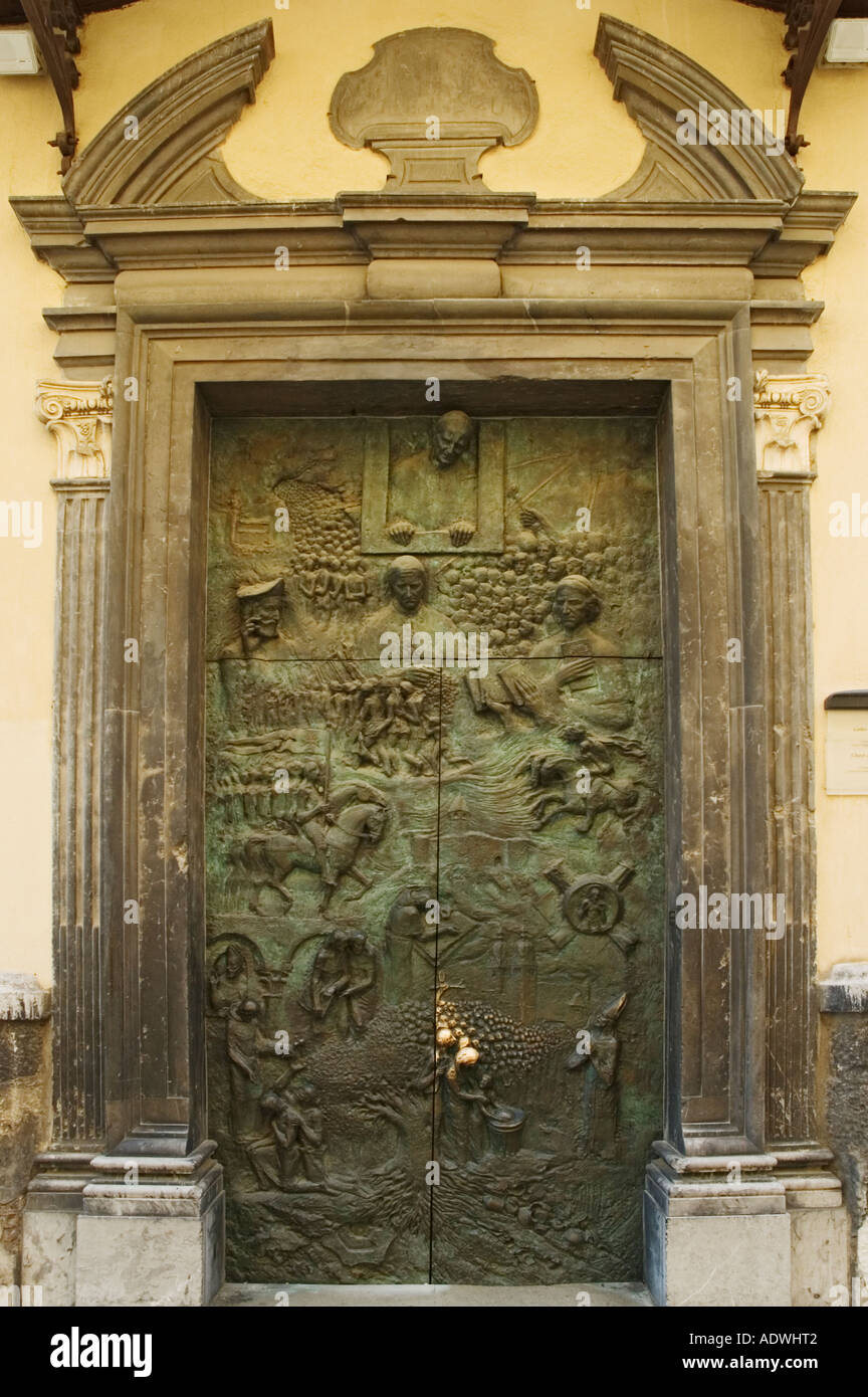 Slowenien-Ljubljana-Kirche des Heiligen Nikolaus Tür detail Stockfoto