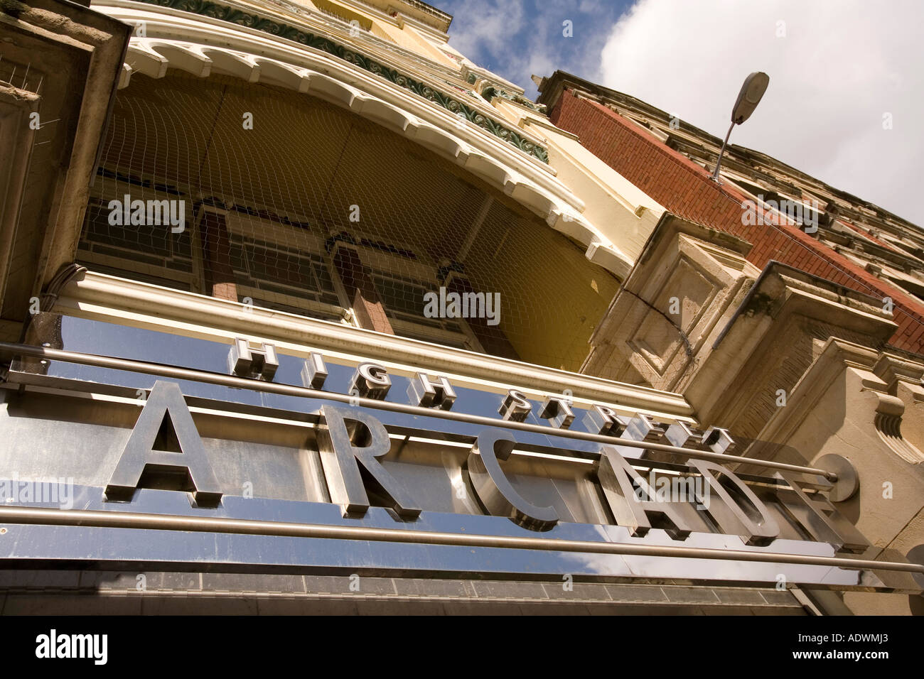 Ortseingangsschild Wales Cardiff Centre Duke Street High Street Arcade Stockfoto