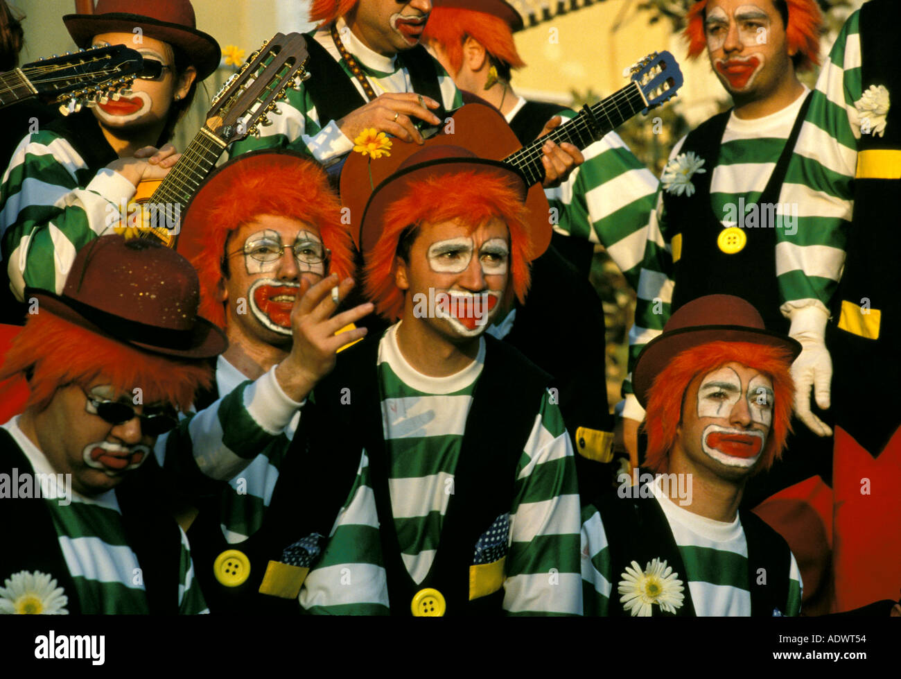 Gruppe von singenden Clowns bei der street parade Stockfoto