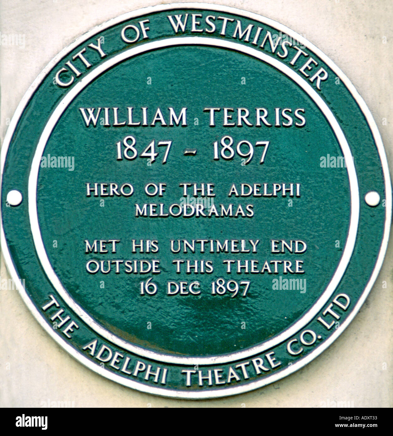 Gedenktafel für William Terriss außerhalb des Adelphi Theatre in London. Stockfoto