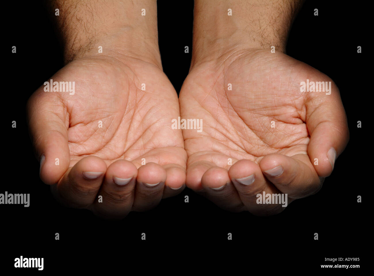 Hände-Person, die Menschen in der Nähe hautnah Hand Finger Finger Handgelenk Daumen Daumen Nägel, die weißes Schild Haut betteln betteln Fragen fordern Sie bitte wieder Stockfoto