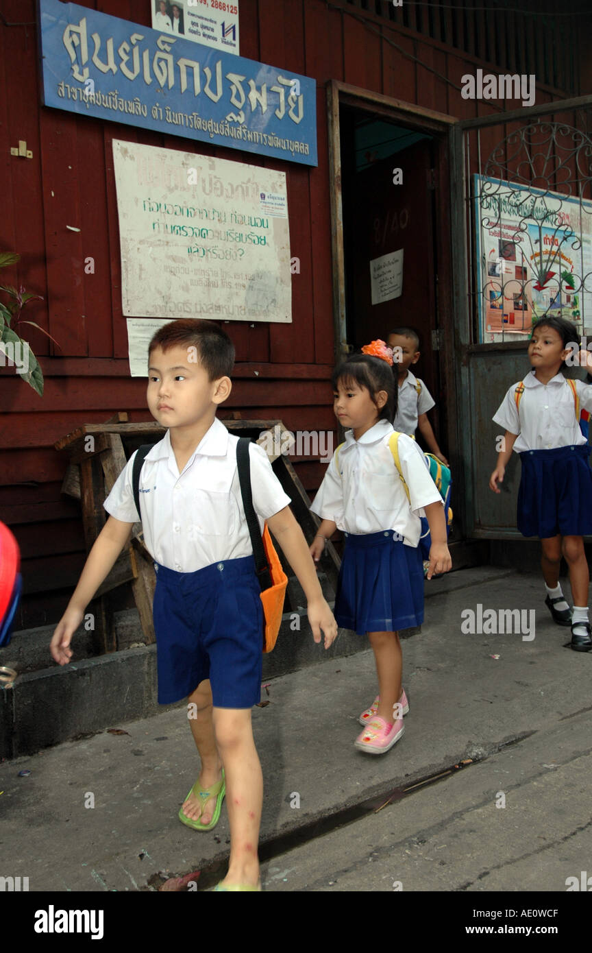Infant School in den Slums von Khlong Toey in Bangkok Thailand Stockfoto