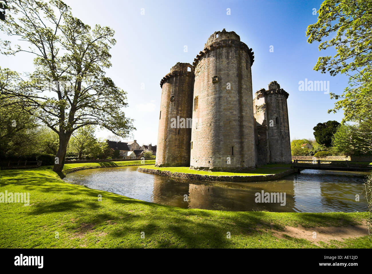 Nunney Burg und Burggraben, Somerset Stockfoto