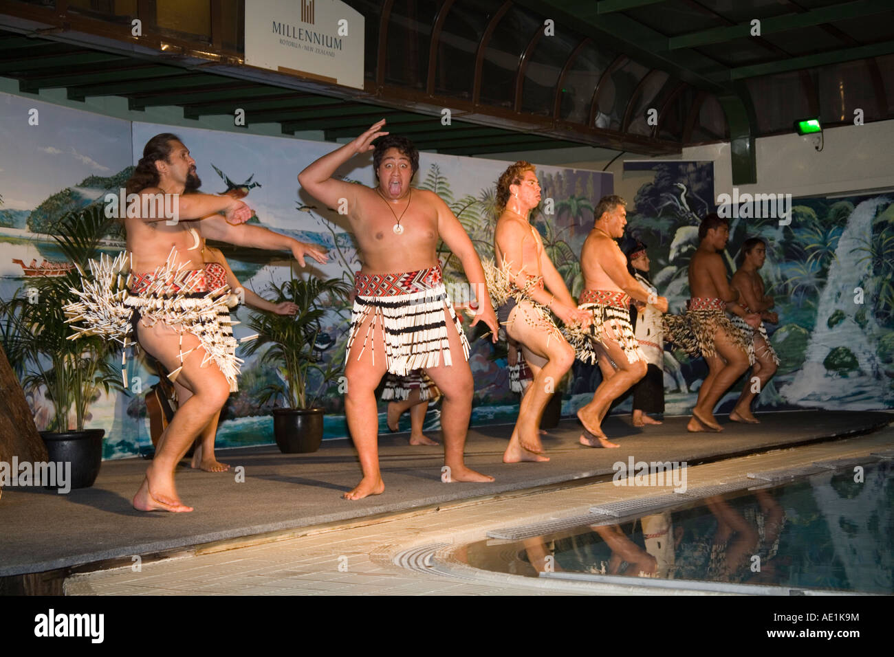 ROTORUA NORDINSEL Neuseeland kann ein traditionelles Maori Konzert und Tanz Abendunterhaltung Stockfoto