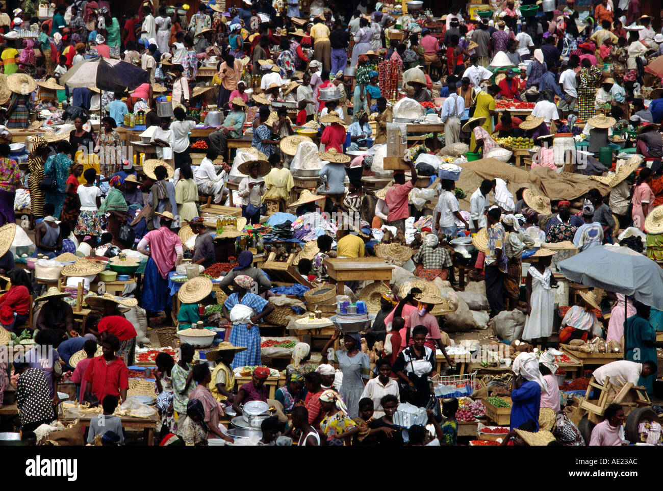 Überfüllten Markt unter freiem Himmel, Kumasi, Ghana Stockfoto