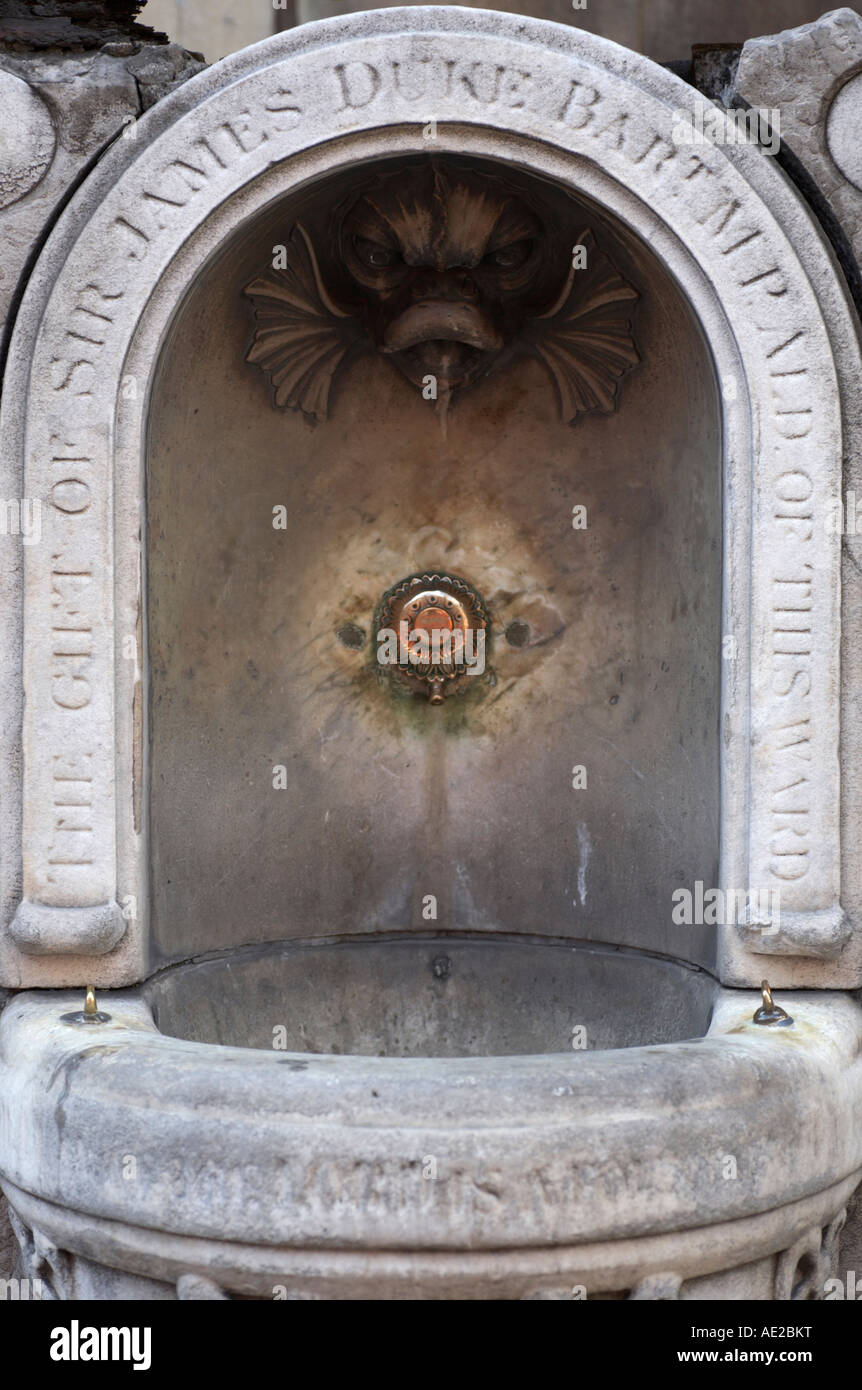 Trinkbrunnen an St. Dunstan in der westlichen Kirche Fleet St London England Stockfoto