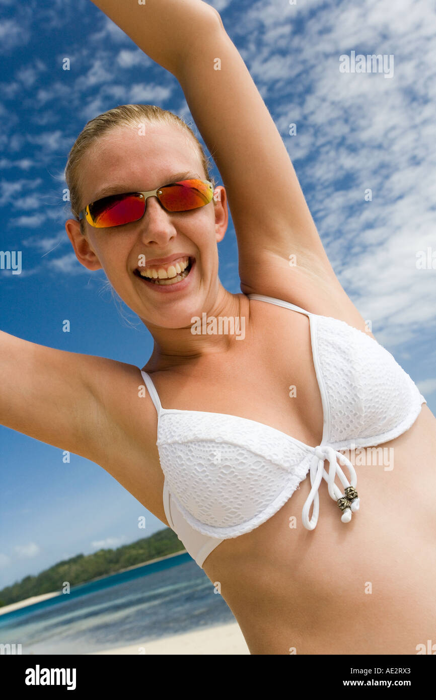 M dchen Im Bikini An Einem Tropischen Strand In Franz sisch Polynesien