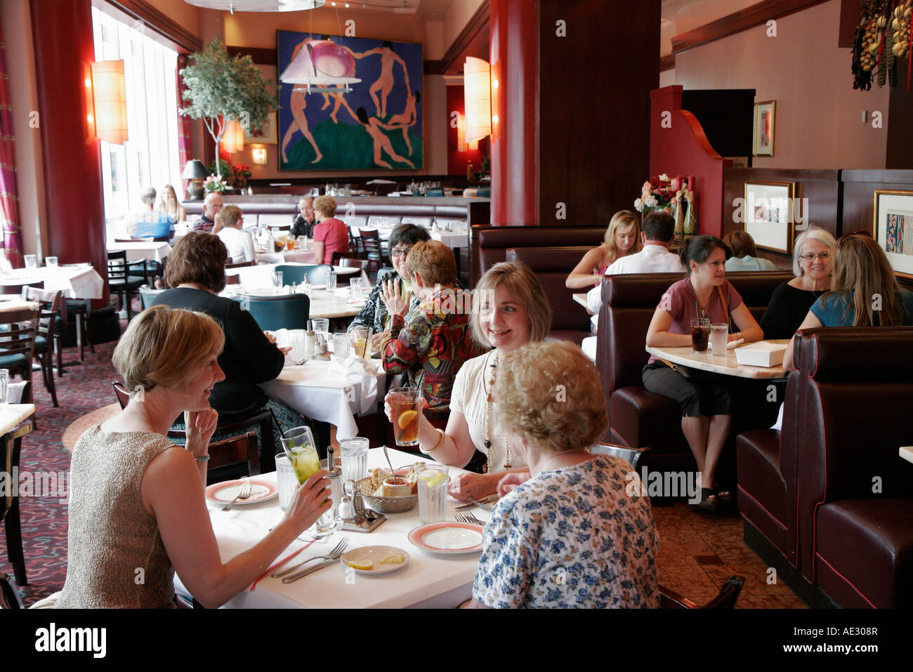 Ohio Cincinnati Palomino Restaurant Bar Frauen Esstisch Stockfoto Bild 13550758 Alamy