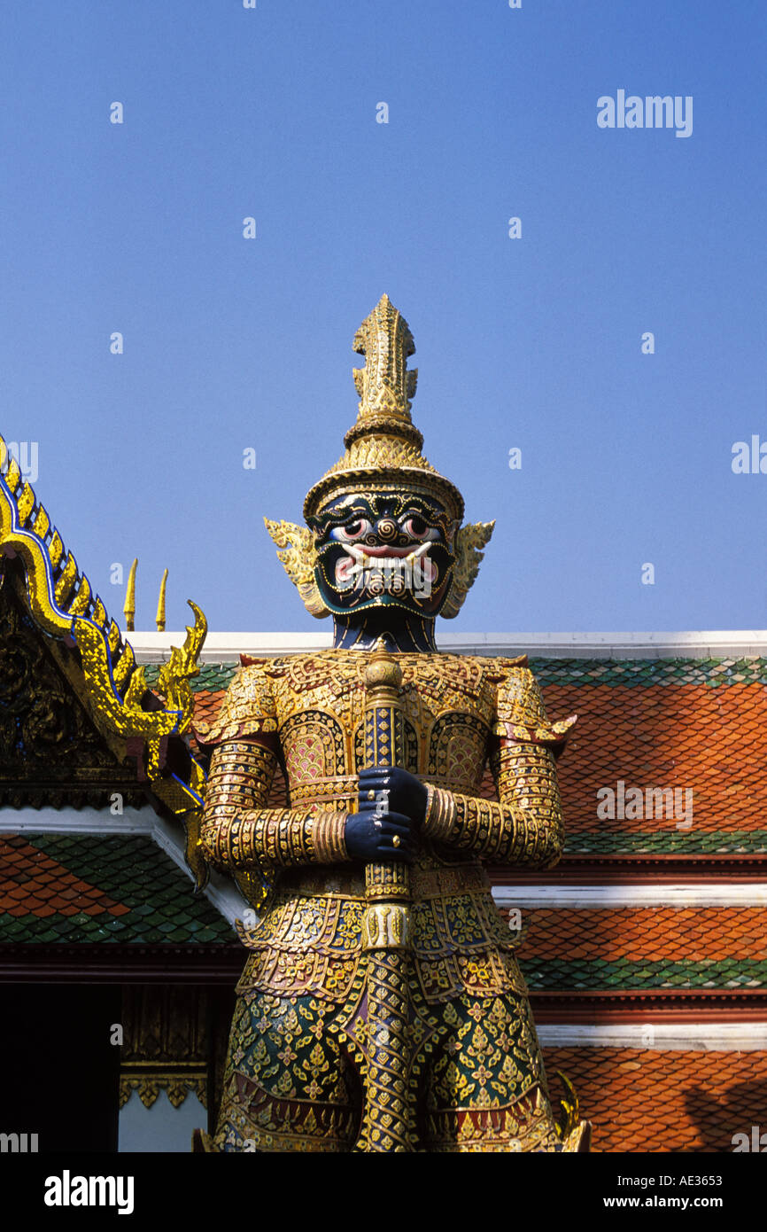 Thailand, Bangkok, Statue eines Dämons Yaksha, Wat Pra Keo Stockfoto