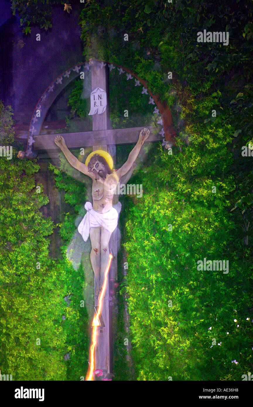 Gekreuzigten Jesus Christus Kreuz Nacht Banska Stiavnica Slowakei Stockfotografie Alamy