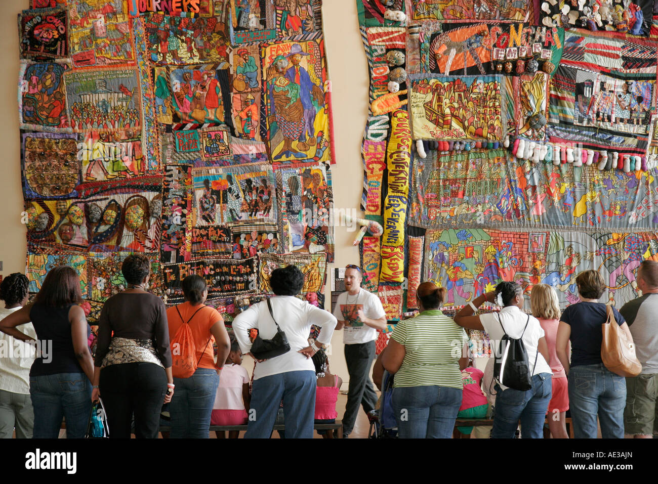 Cincinnati Ohio, National Underground Railroad Freedom Center, Zentrum, hängende Textilfaserkunst von Raggannon, Gruppenführer, OH070728031 Stockfoto