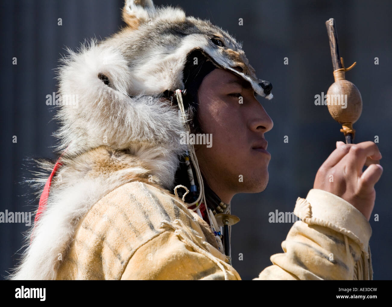 Native American Indian auf dem Edinburgh Festival Fringe Princes Street, Schottland. Stockfoto