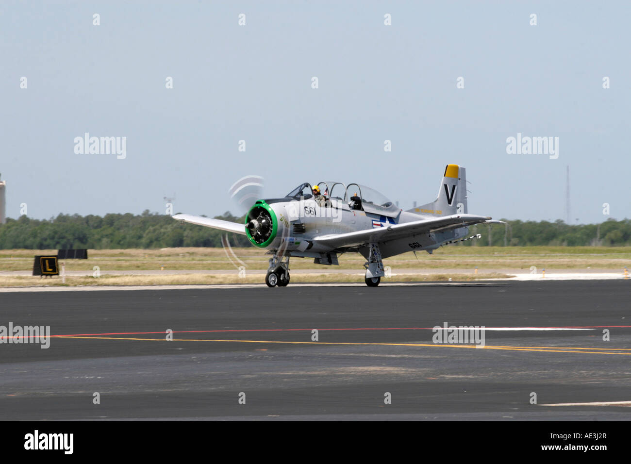 Amerikanische Prop Gefahren Krieg Flugzeug namens Ditto auf dem Taxiway auf der MacDill Air Force Base in Tampa Florida USA Stockfoto