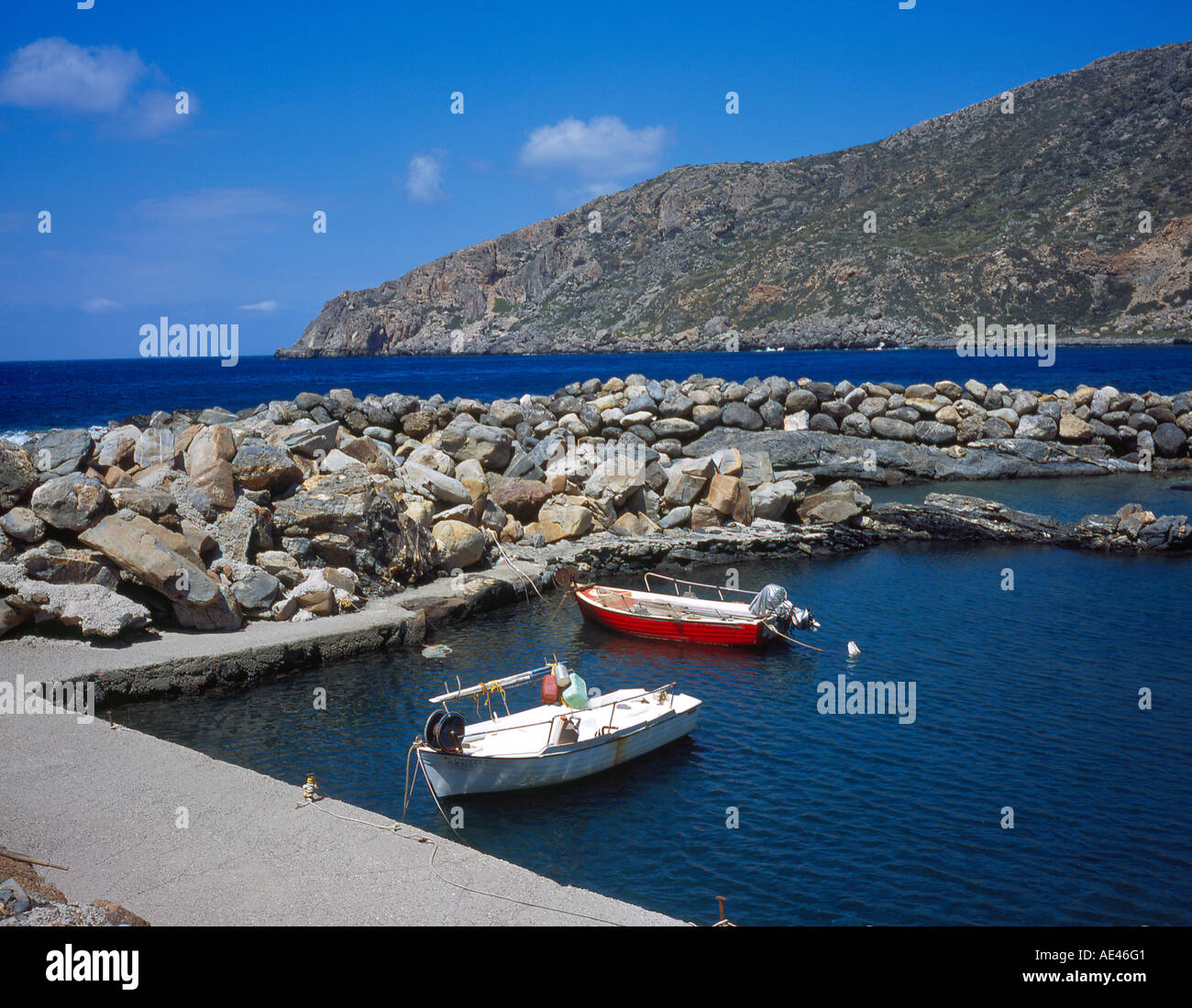 Fischerboote im Hafen von Afrotolakous in der Nähe von Netanja Kreta Griechenland Europa. Foto: Willy Matheisl Stockfoto
