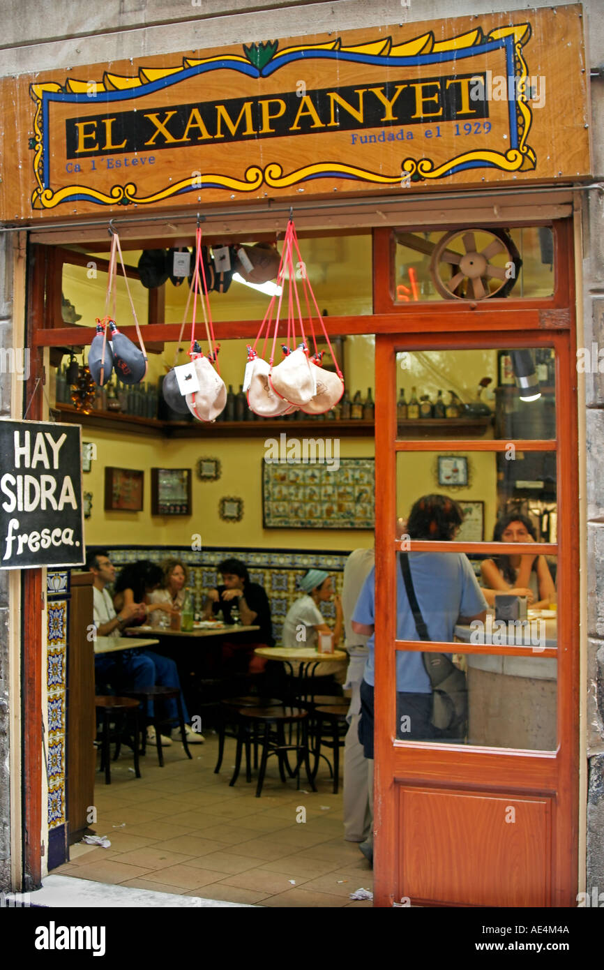 Barcelona Altstadt El Xampanyet Tapa-Bar in der Nähe von Musée Picasso Stockfoto