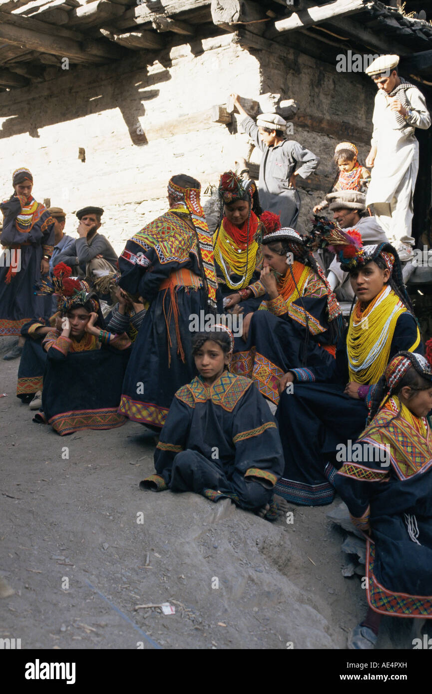 Kalash Frauen, Bumburet Dorf, Chitral Tal, Pakistan, Asien Stockfoto