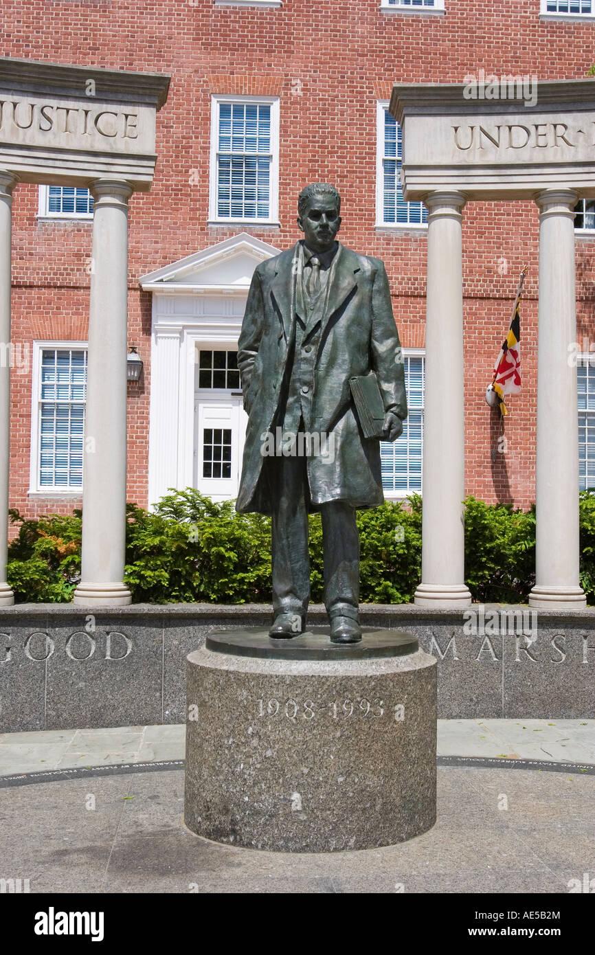 Statue des ehemaligen Richter am Obersten Gerichtshof Thurgood Marshall vor Maryland State House Gebäude in Annapolis Stockfoto