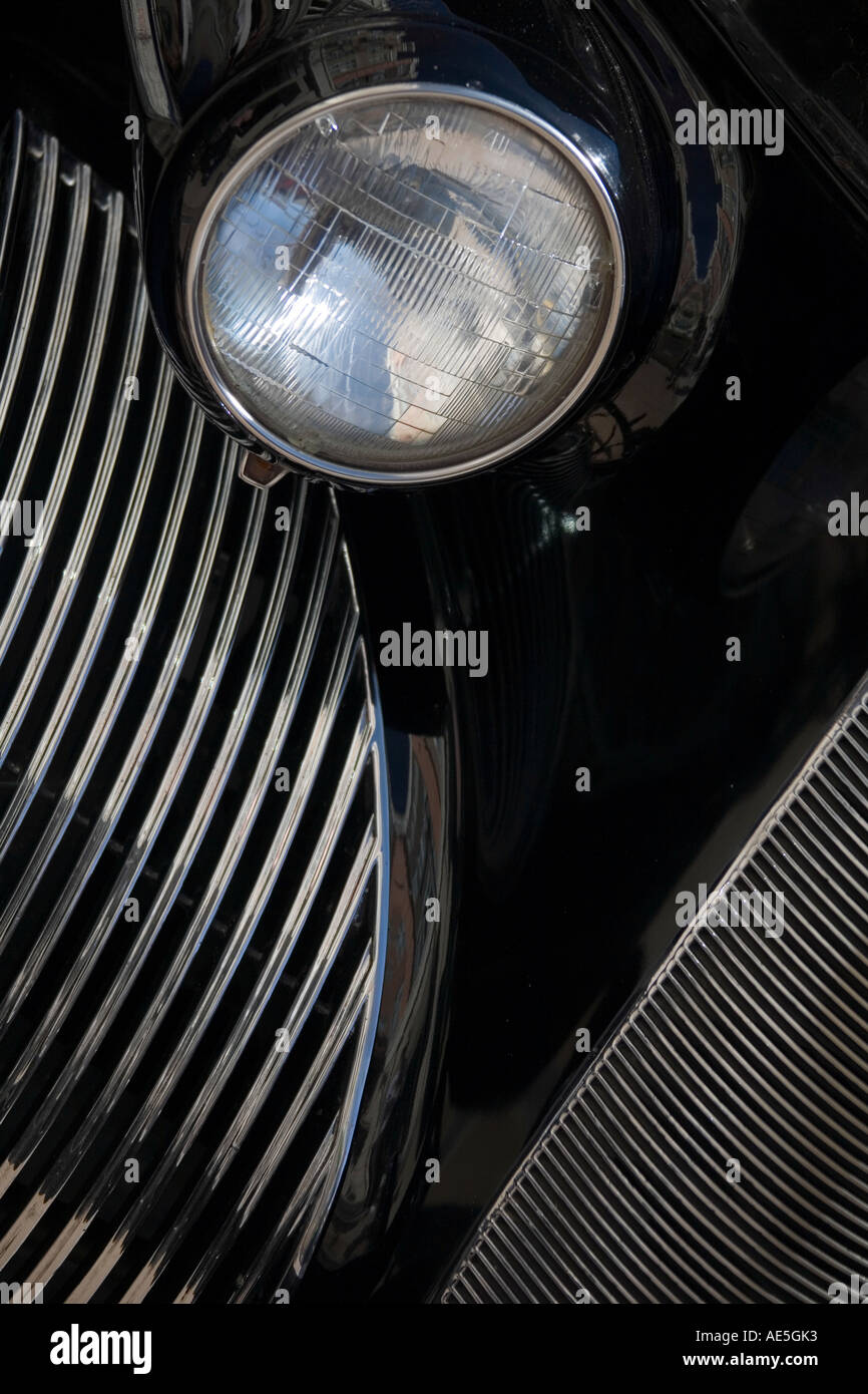 Nahaufnahme von Scheinwerfer und Kühlergrill Oldtimer Cadillac Stockfoto