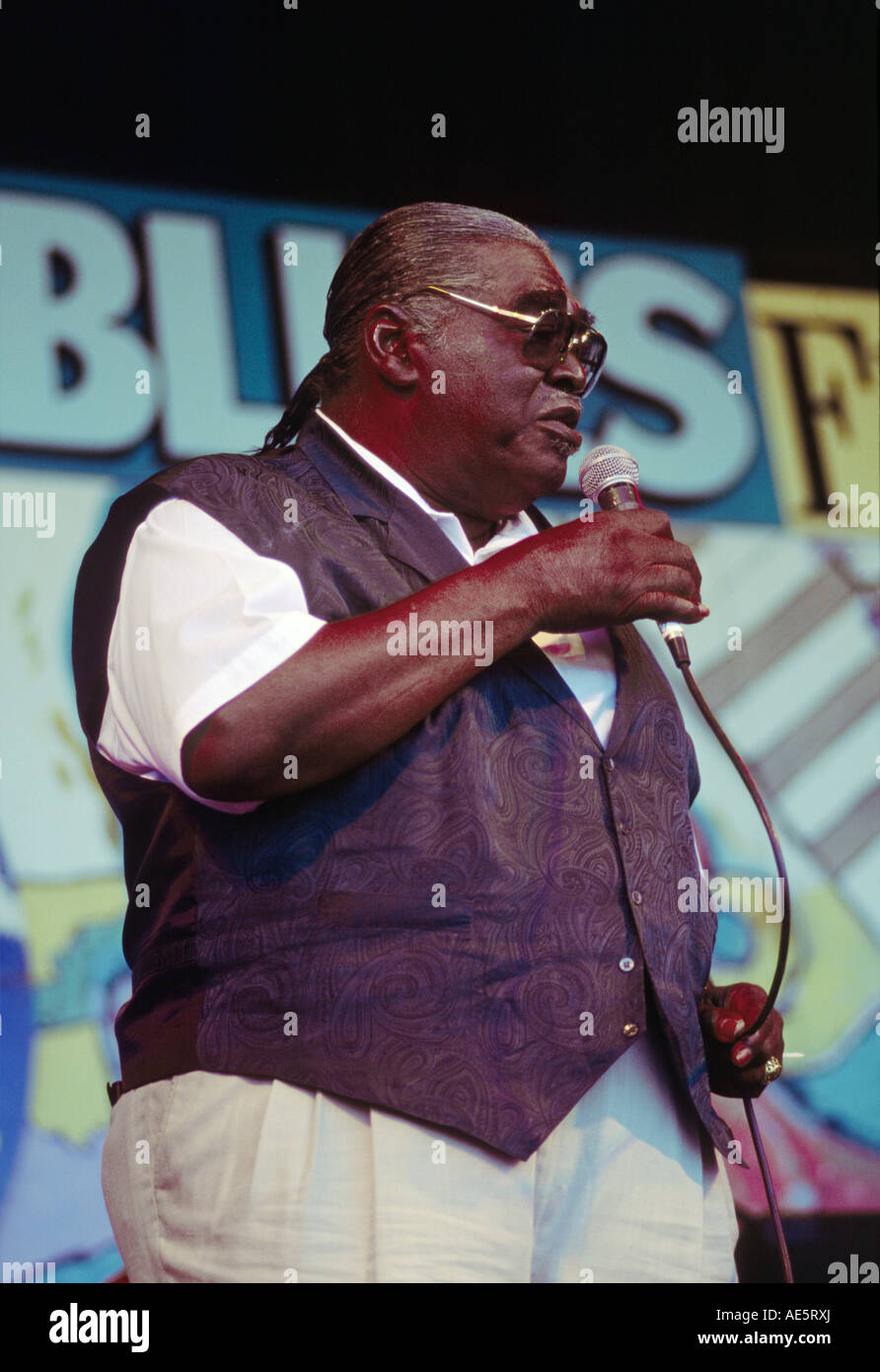 BIG DADDY KINSEY singt mit der KINSEY REPORT MONTEREY BAY BLUES FESTIVAL CALIFORNIA Stockfoto