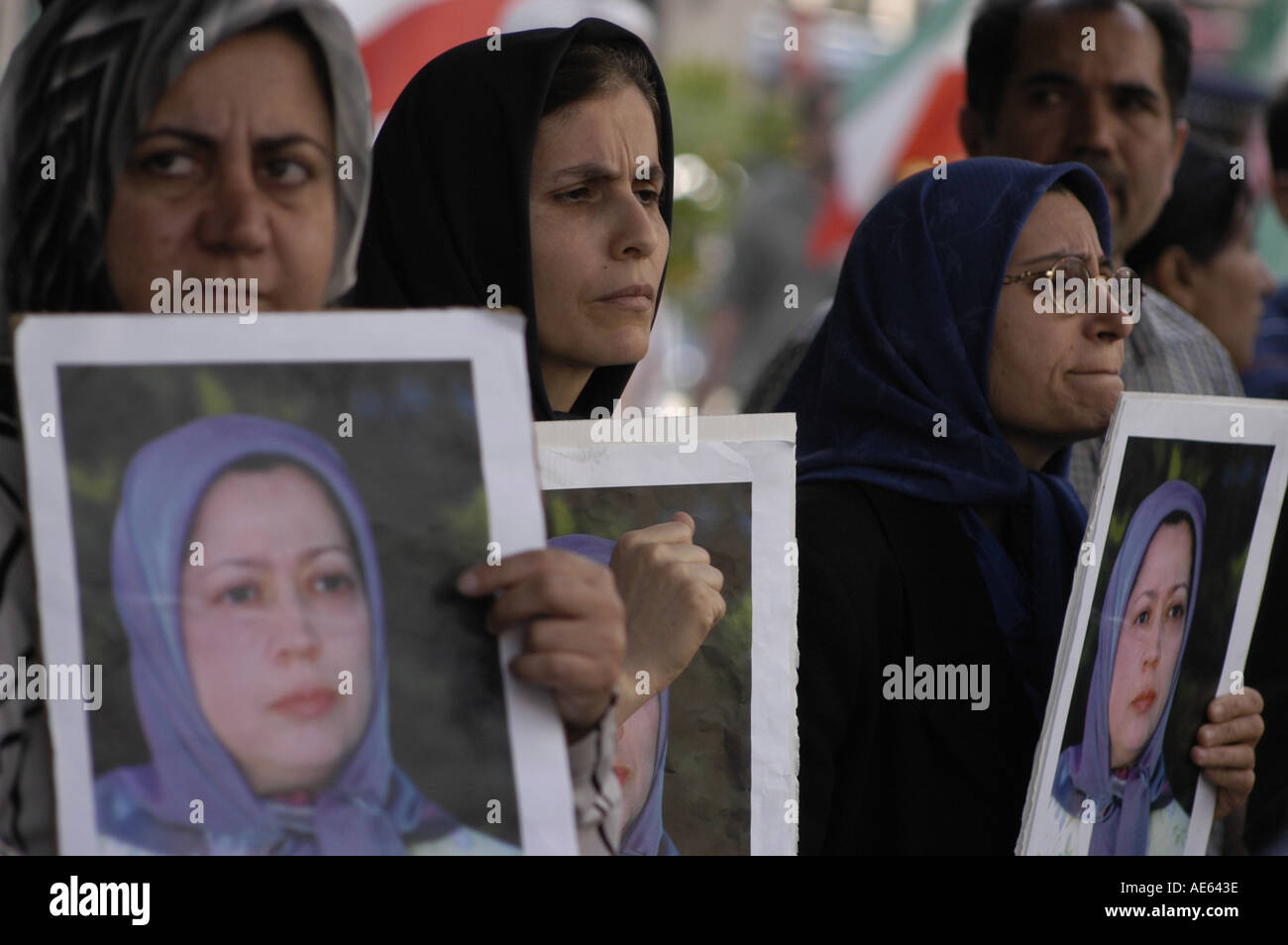 NCRI Protest Bilder von Maryam Rajavi mit gedrückter Stockfoto