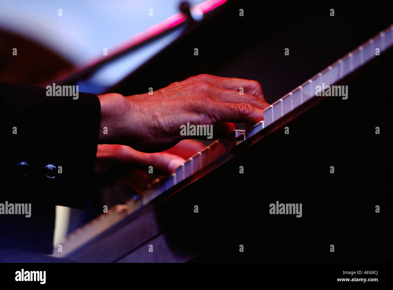 PIANIST für die JOHNNY OTIS RHYTHM AND BLUES Wiedersehen auf dem MONTEREY JAZZ FESTIVAL in Kalifornien Stockfoto