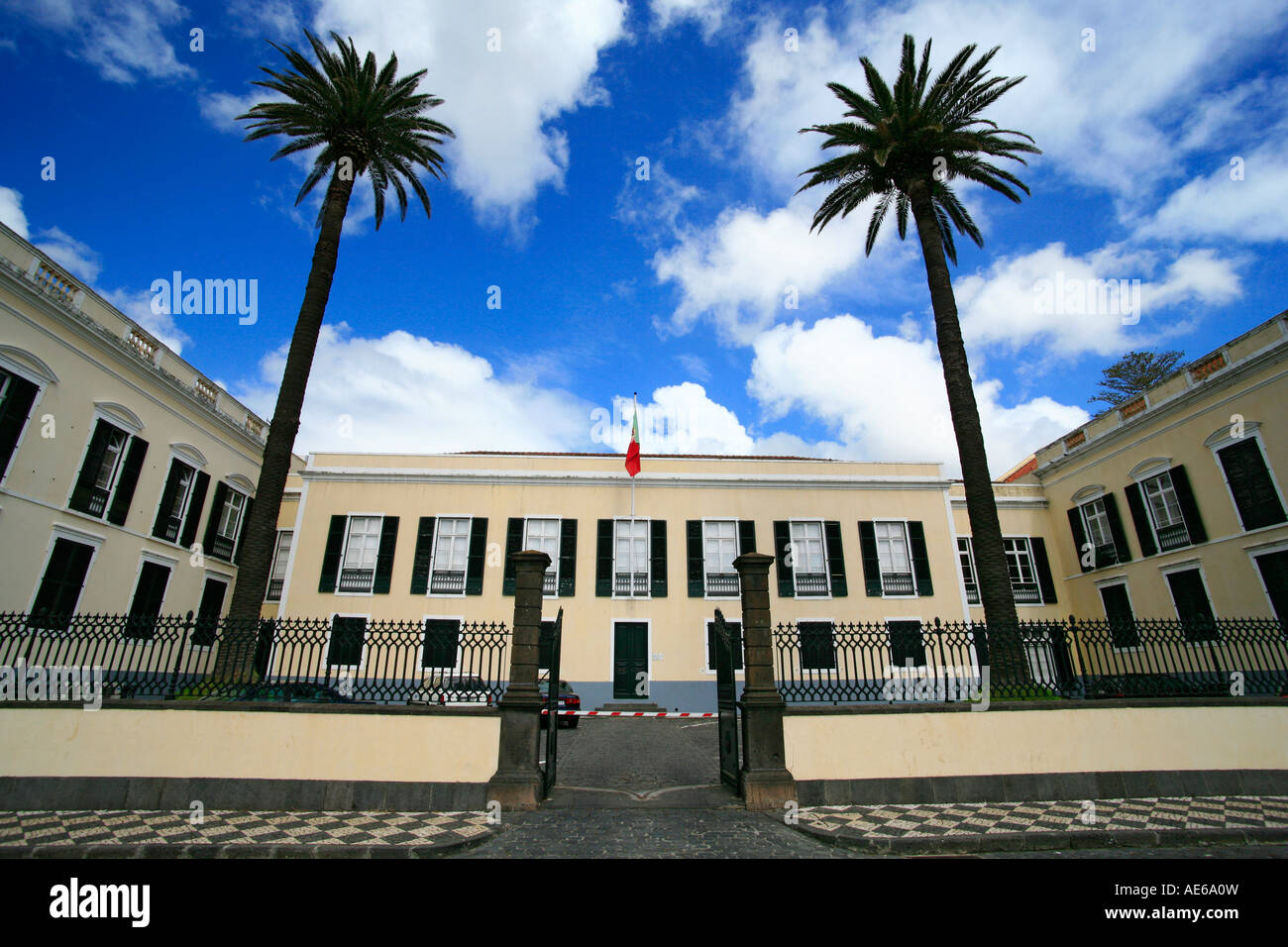 Der Präsidentenpalast von der Regierung der autonomen Region der Azoren in Ponta Delgada. Azoren, Portugal Stockfoto