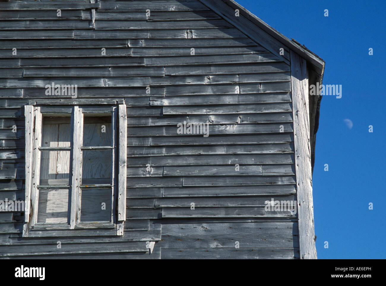 Altes Haus und Mond Stockfoto