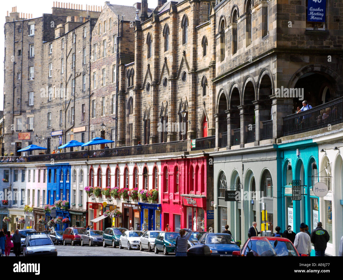 Schöne bunte Steinbauten in Victoria Street in Edinburgh s Old Town Stockfoto