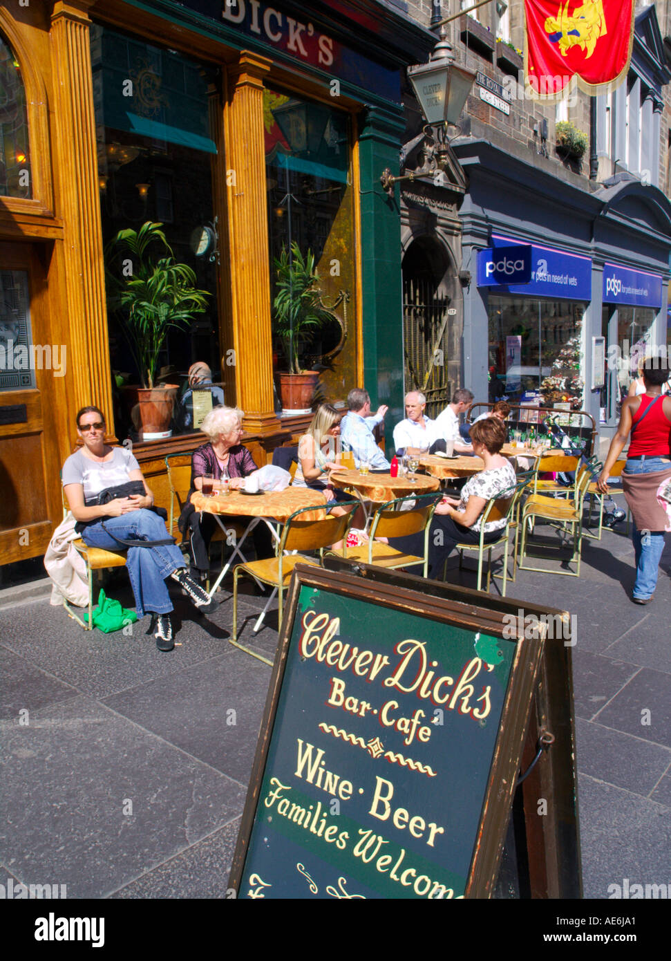 Bar und Restaurant auf der Royal Mile in Edinburgh Stockfoto